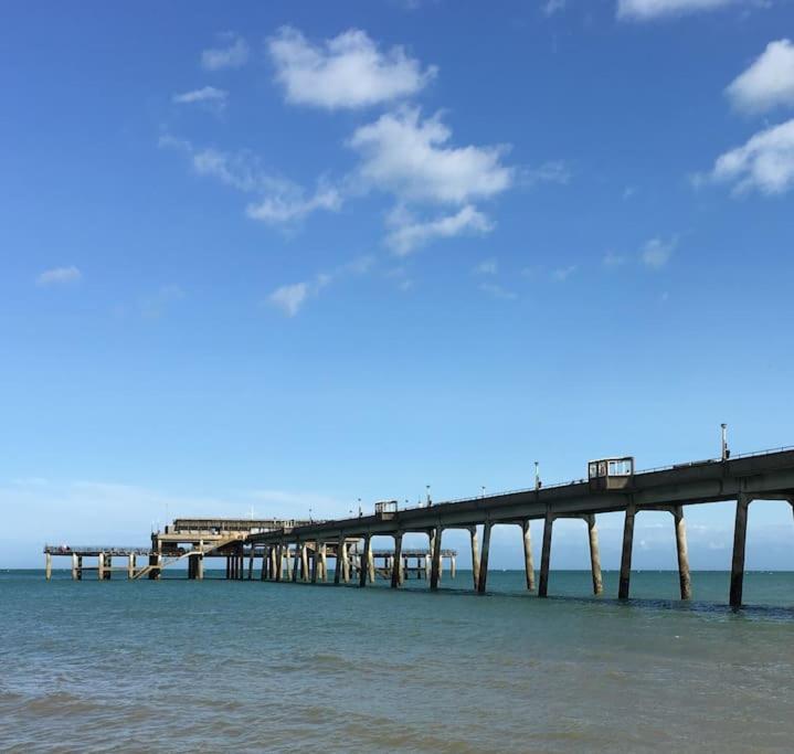 Charming Apartment In Deal Near The Beach & Town Eksteriør billede