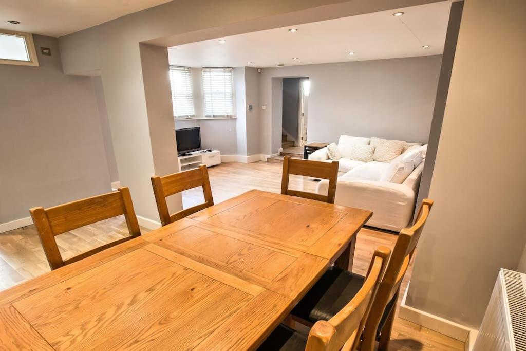 Charming Apartment In Deal Near The Beach & Town Eksteriør billede